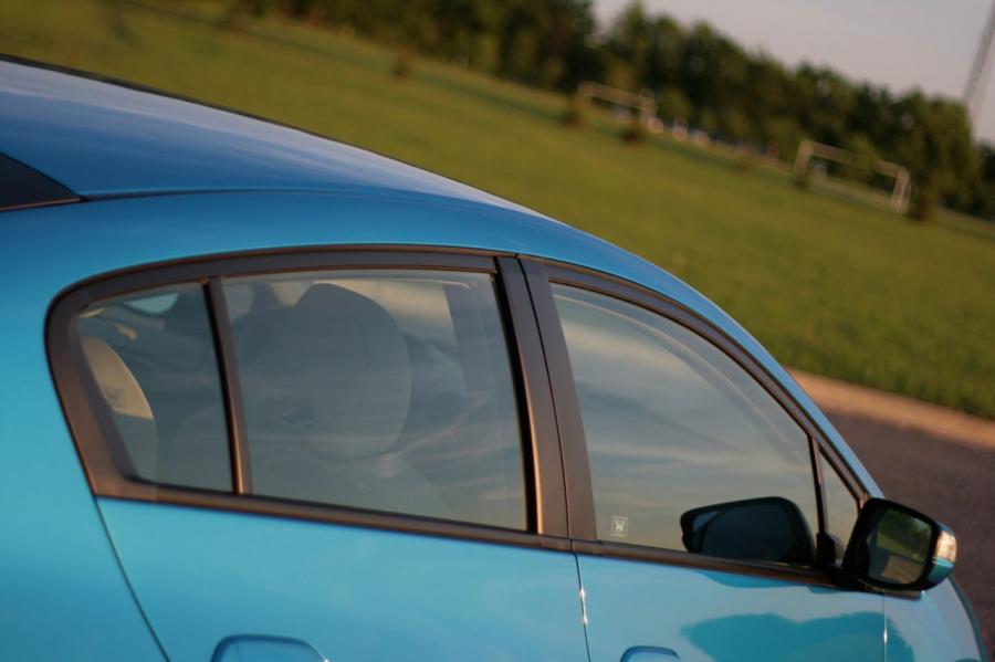  Honda Insight EX 2010 года  (фото 47 из 53)